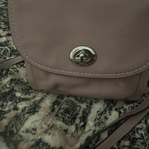 Coach Faye bag can be converted into a backpack. Elegant Women's Bag - Picture 2 of 16